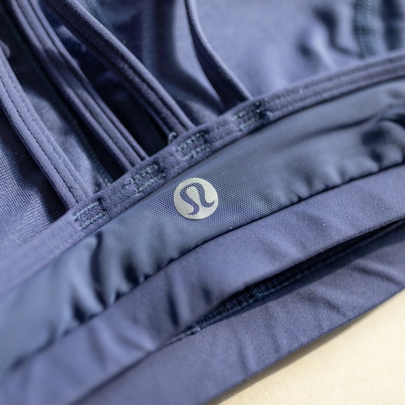 lululemon sports bra - Picture 3 of 3